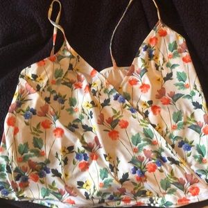 Leisure athletic top